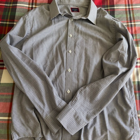 UNTUCKit long sleeve button down shirt - Picture 1 of 3
